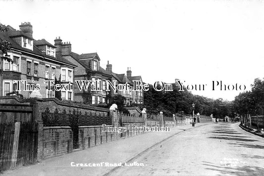 BF 1564 - Crescent Road, Luton, Bedfordshire