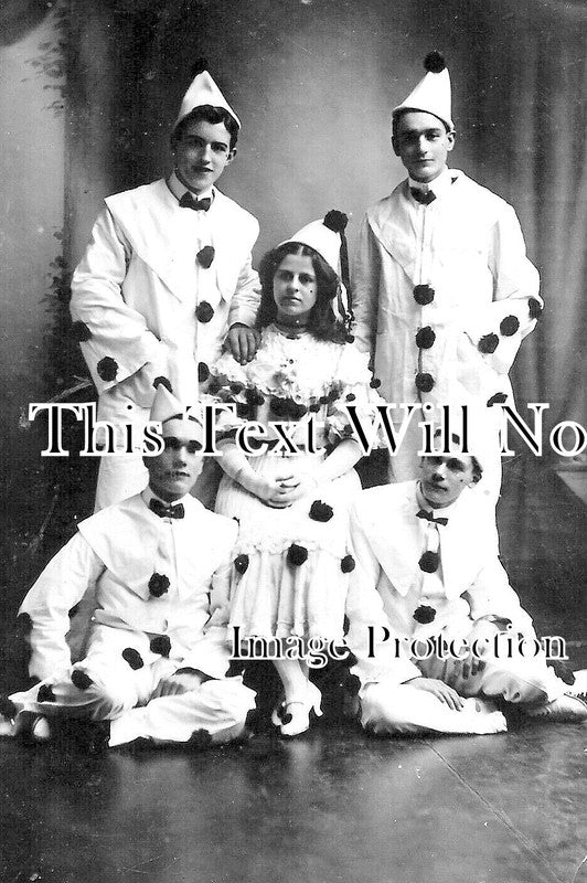BF 1670 - The Scarlet Poms Pierrot, Luton, Bedfordshire c1910