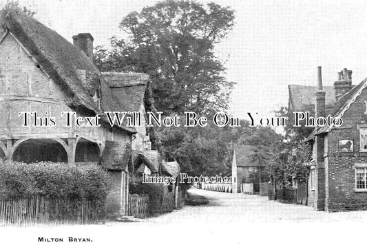 BF 776 - Milton Bryan, Bedfordshire