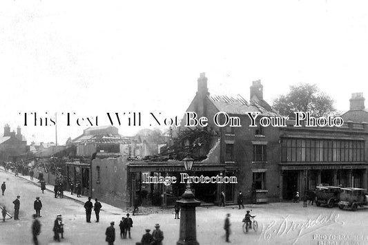 BF 827 - Fire In Market Square, Biggleswade, Bedfordshire 1923