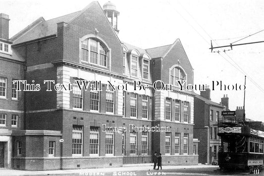 BF 868 - Modern School, Luton, Bedfordshire