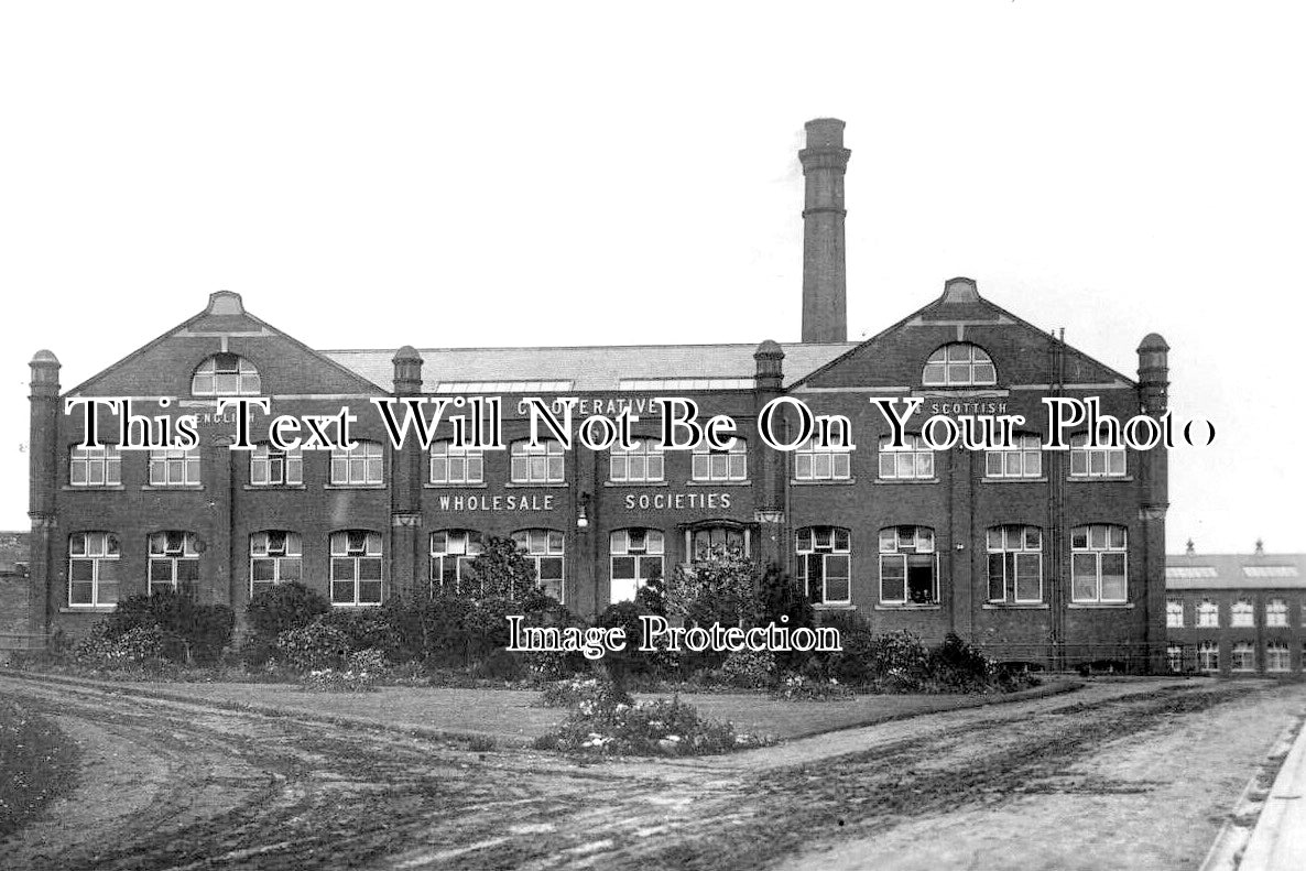 BF 924 - Co-Operative Wholesale Societies Works, Luton, Bedfordshire