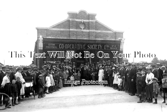 BF 967 - Luton Industrial Co-Operative Society, Bedfordshire