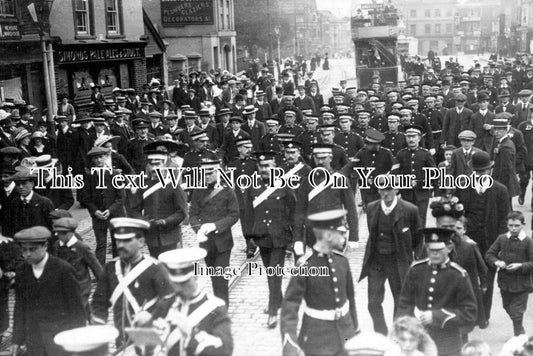 BK 1078 - Military Procession & Tram, Reading, Berkshire