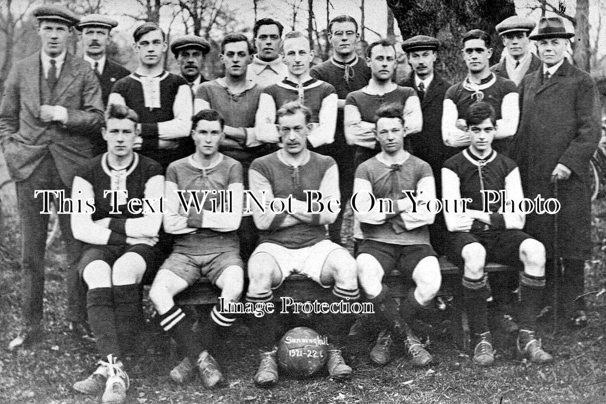 BK 1094 - Sunninghill Football Team, Berkshire 1921-22