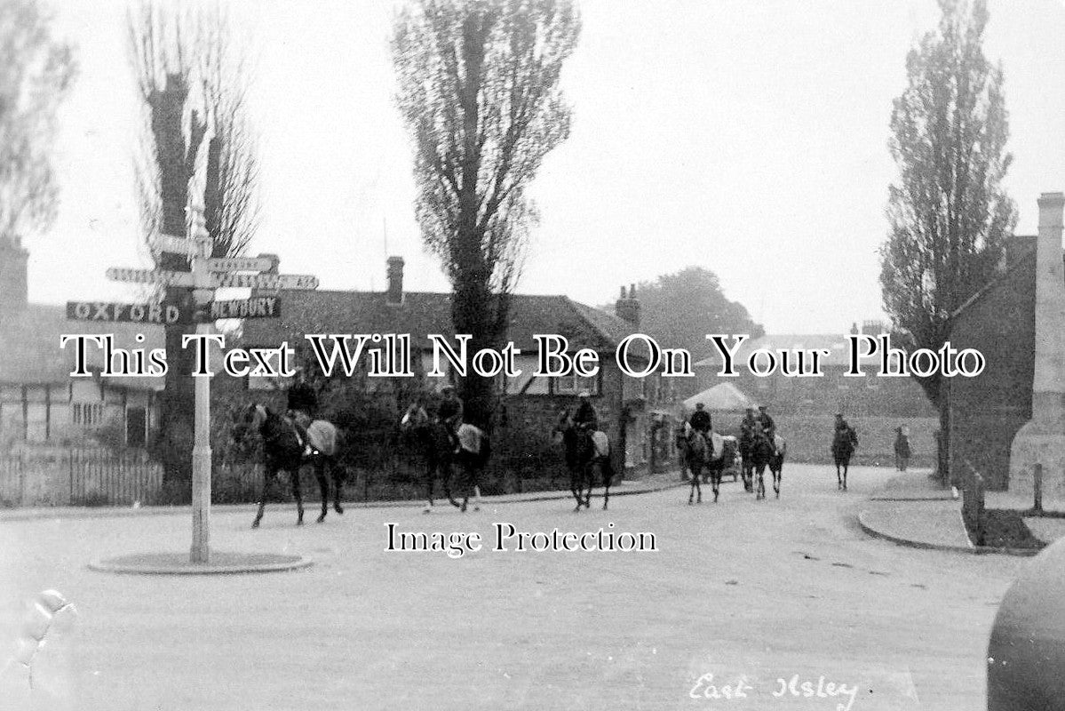BK 1118 - Lambourn Race Horses, East Ilsley, Berkshire