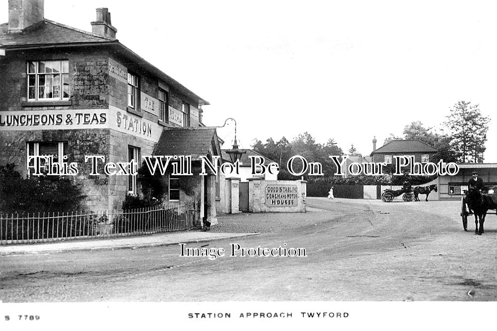 BK 1135 - Royal Station Hotel, Station Approach, Twyford, Berkshire