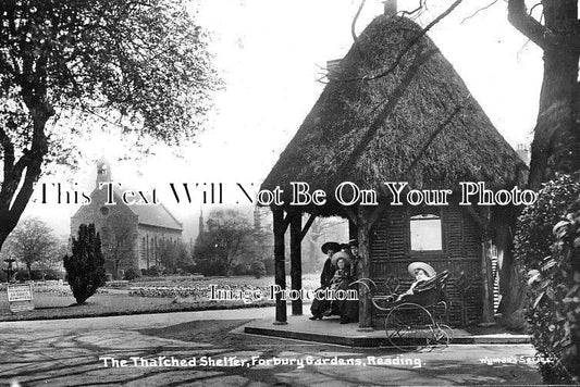 BK 1155 - Forbury Gardens & The Thatched Shelter, Reading, Berkshire c1914