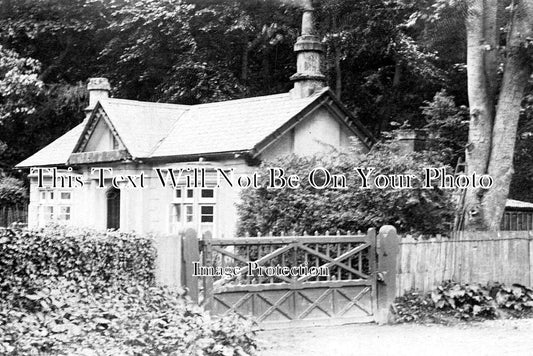 BK 1196 - Park Place Lodge, Wargrave, Berkshire