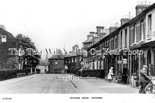 BK 1223 - Station Road, Twyford, Berkshire