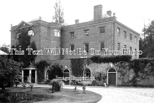 BK 1300 - The Hall, Bradfield, Berkshire c1908