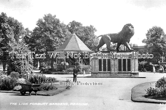 BK 1305 - The Lion, Forbury Gardens, Reading, Berkshire