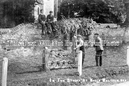 BK 1404 - White Waltham In The Stocks, Berkshire