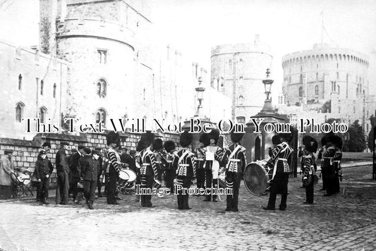 BK 1501 - Grenadier Guards Bandsmen At Windsor Castle, Berkshire c1907