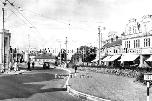 BK 1548 - The Roundabout, Reading, Berkshire