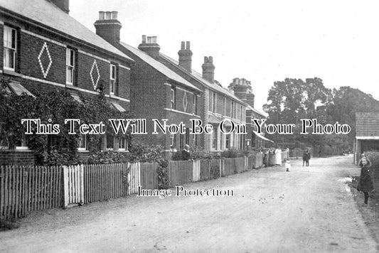 BK 1564 - The Village, Hurst, Berkshire