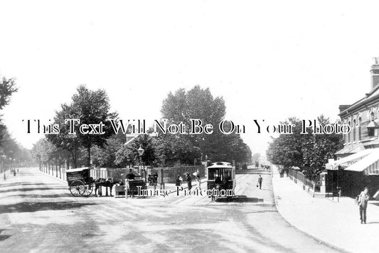 BK 1569 - London & Kings Road Junction At Cemetery, Reading, Berkshire