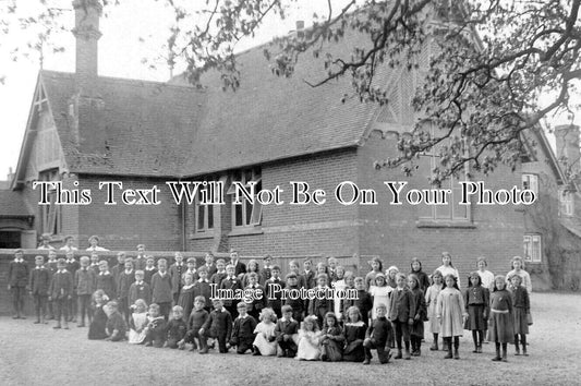 BK 1592 - Bucklebury School, Reading, Berkshire c1916