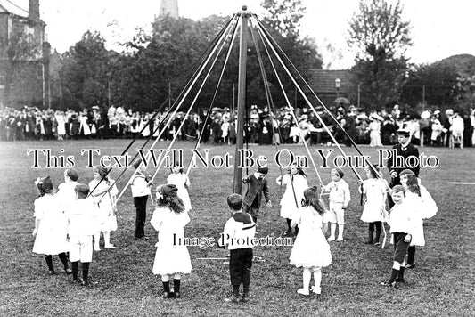 BK 1628 - Maypole Dancing, Maidenhead, Berkshire