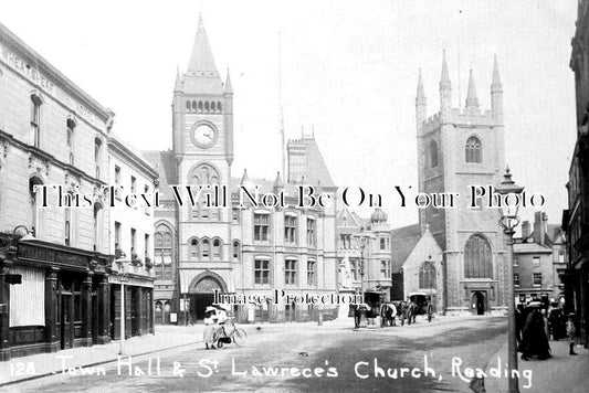 BK 1737 - Town Hall & St Laurence Church, Reading, Berkshire
