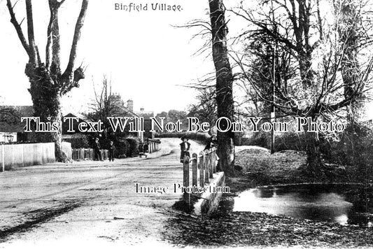 BK 1738 - Binfield Village, Berkshire