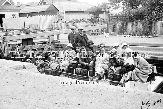 BK 1808 - Cawstons River Boat, Thames Lock, Reading, Berkshire