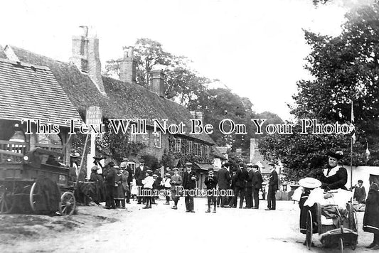 BK 2053 - Royal Oak Pub, Yattendon, Berkshire c1907