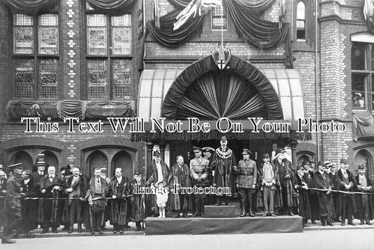BK 2064 - Reading Mayor, Town Hall, Reading, Berkshire