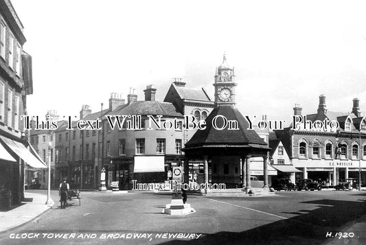 BK 2209 - Clock Tower & Broadway, Newbury, Berkshire