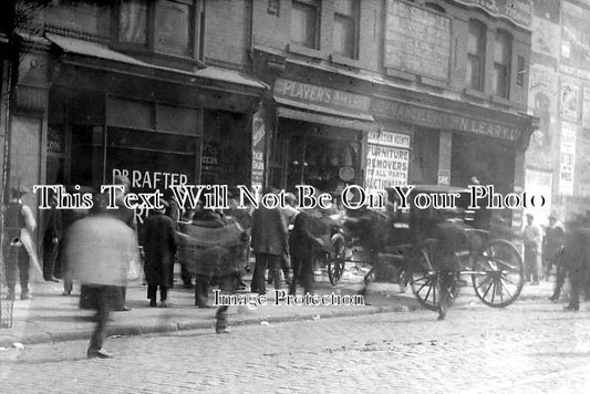 BK 221 - Hoyle Leary Shopfront Accident, Reading, Berkshire c1910