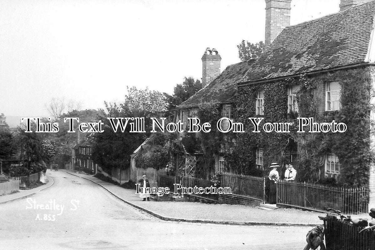 BK 2458 - Streatley, Berkshire