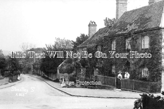 BK 2458 - Streatley, Berkshire
