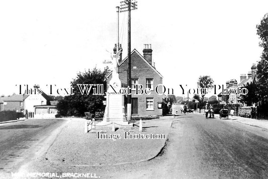 BK 2471 - Bracknell War Memorial, Berkshire