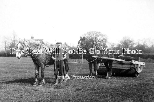 BK 2553 - Howe Lane Farm, White Waltham, Berkshire