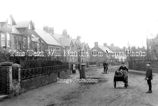 BK 2570 - Sturges Road, Wokingham, Berkshire c1908