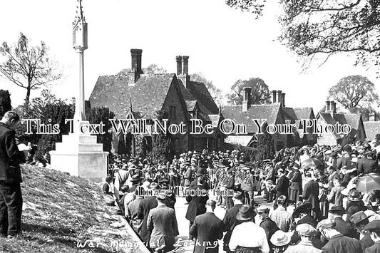 BK 2577 - Lockinge War Memorial, Berkshire WW1