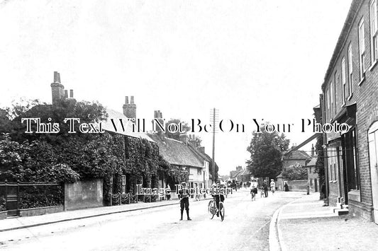 BK 2643 - Theale, Berkshire