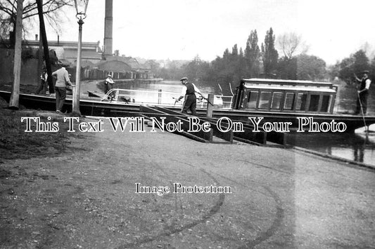 BK 2661 - On The Canal, Caversham, Reading, Berkshire