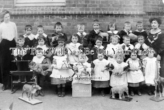 BK 2730 - School Class Group, Reading, Berkshire c1905