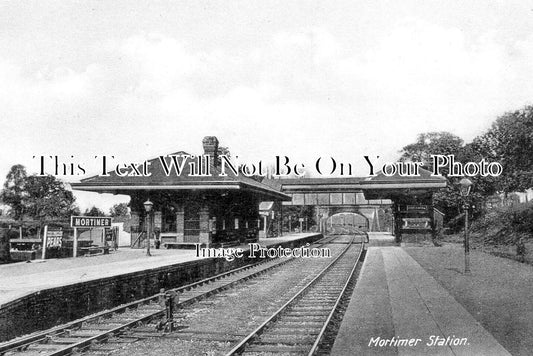 BK 2813 - Mortimer Railway Station, Berkshire