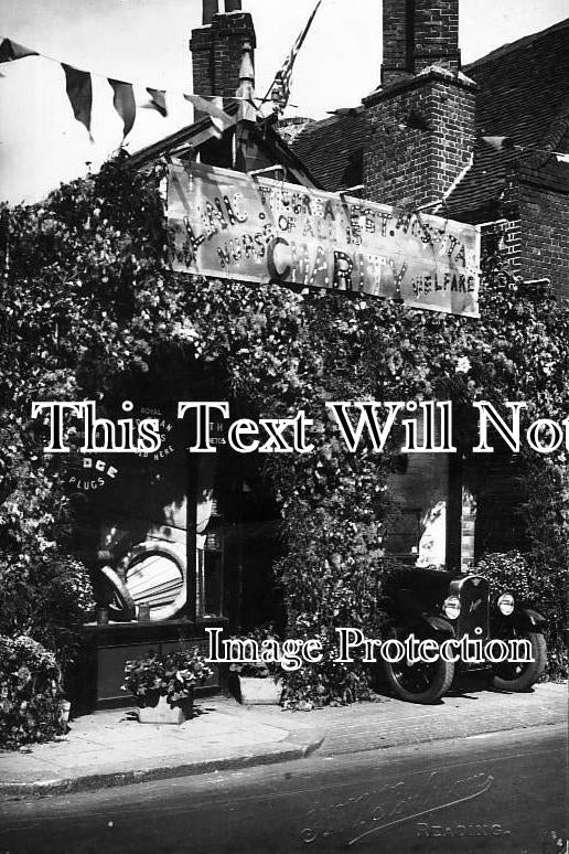 BK 294 - Charity Shop Front, Reading, Berkshire