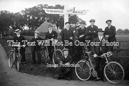 BK 337 - Cyclists At Bradfield Crossroads, Theale, Berkshire c1913
