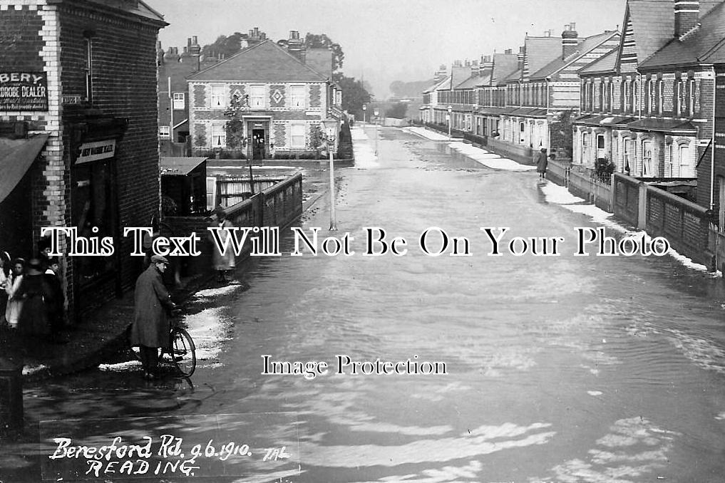 BK 369 - Floods In Berisford Road, Reading, Berkshire c1910