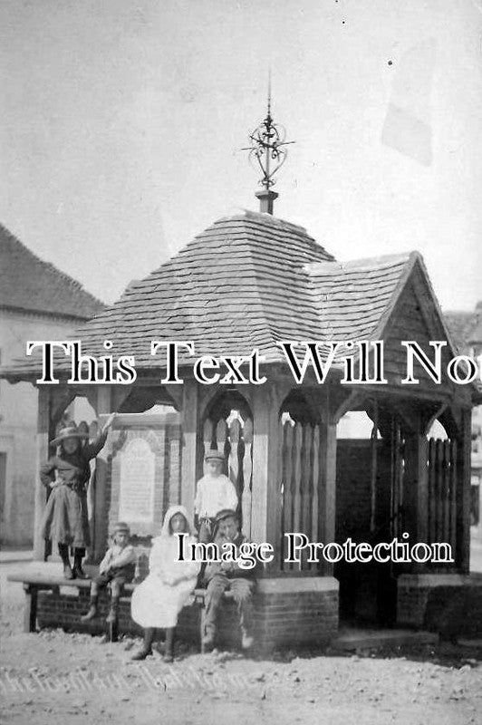 BK 38 - The Fountain, Thatcham, Berkshire c1911