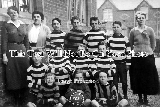 BK 423 - Thatcham C Of E School Football Club, Berkshire 1921