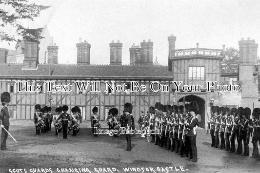 BK 481 - Scots Changing Guard, Windsor Castle, Berkshire