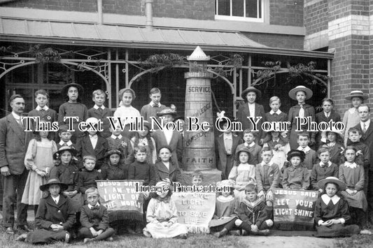 BK 569 - Religious Group, Reading, Berkshire