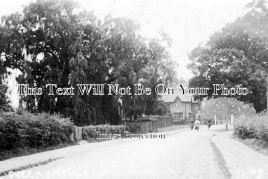 BK 595 - Queen Annes Gate, Windsor, Berkshire