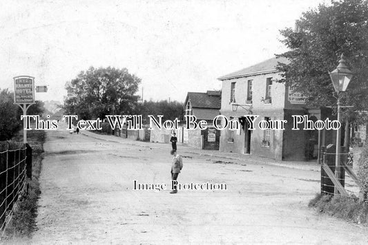 BK 661 - Railway Hotel Inn, Theale, Berkshire c1912