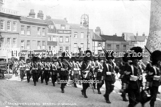 BK 815 - 1st Grenadier Guards Arriving At Windsor, Berkshire